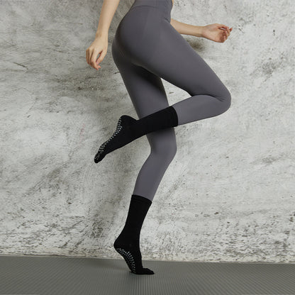 pilate grip socks, reformer pilates socks,best pilates socks, yoga gripsocks, studio socks, fitness socks, gym socks, workout socks, and barre socks, gripsocks in Canada, gripsocks in USA, Australia gripsocks