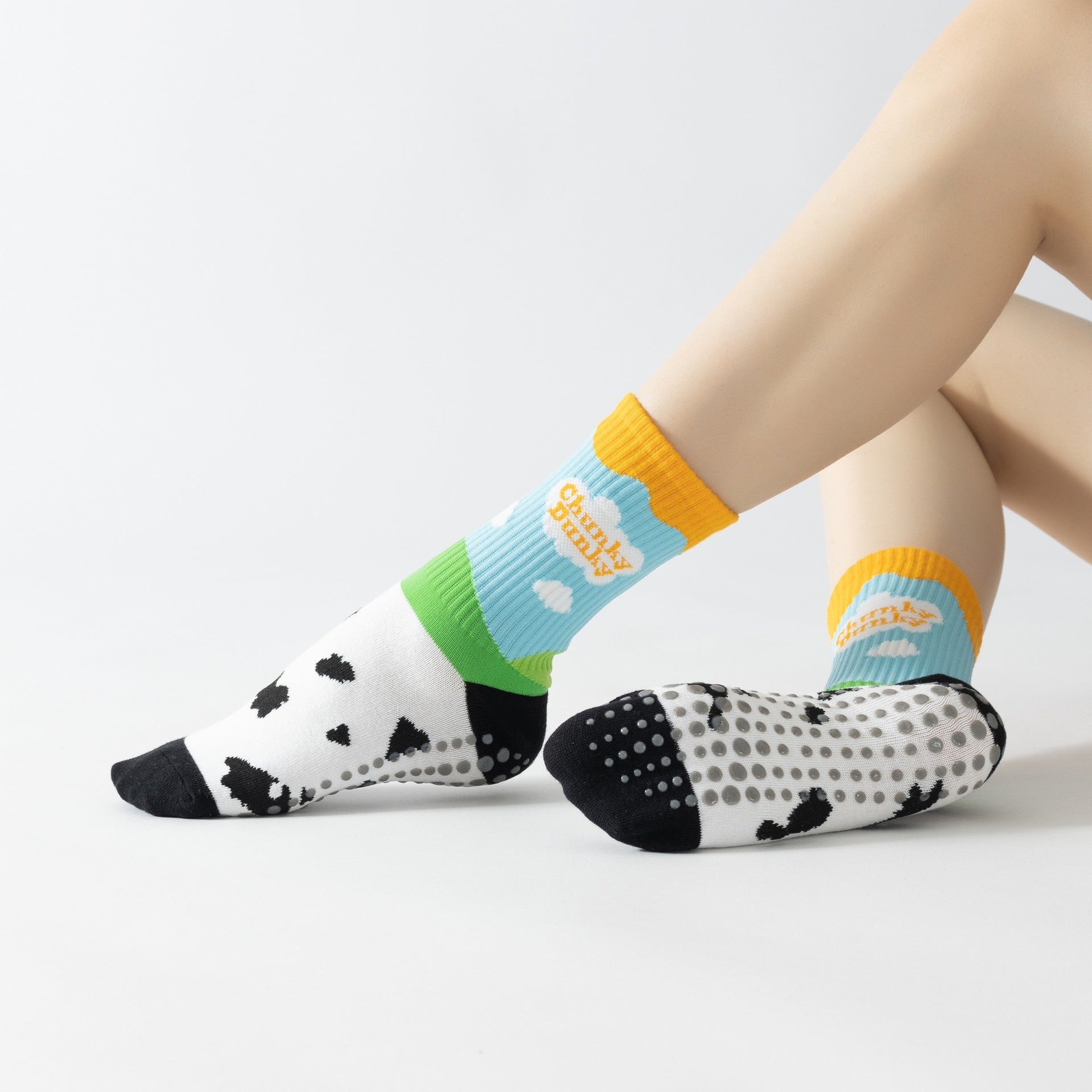 pilate grip socks, reformer pilates socks,best pilates socks, yoga gripsocks, studio socks, fitness socks, gym socks, workout socks, and barre socks, gripsocks in Canada, gripsocks in USA, Australia gripsocks